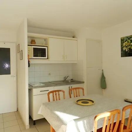T2 Avec Cabine, Piscine, Parking Prive - Proche Et Commerces, - Fr-1-251-774 Apartment Le Lavandou