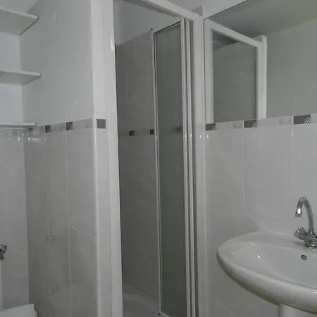 T2 Avec Cabine, Piscine, Parking Prive - Proche Et Commerces, - Fr-1-251-774 Apartment Le Lavandou