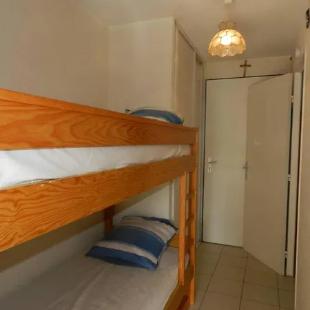 T2 Avec Cabine, Piscine, Parking Prive - Proche Et Commerces, - Fr-1-251-774 *