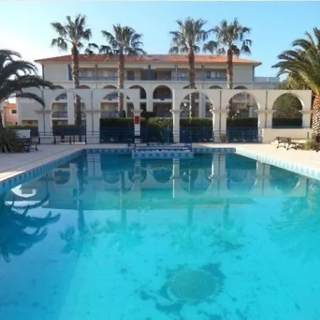 T2 Avec Cabine, Piscine, Parking Prive - Proche Et Commerces, - Fr-1-251-774 * Le Lavandou