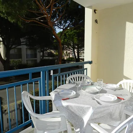 T2 Avec Cabine, Piscine, Parking Prive - Proche Et Commerces, - Fr-1-251-774 Apartment