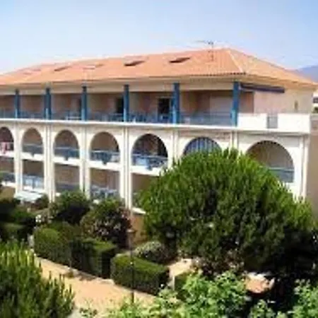 T2 Avec Cabine, Piscine, Parking Prive - Proche Et Commerces, - Fr-1-251-774 Apartment *